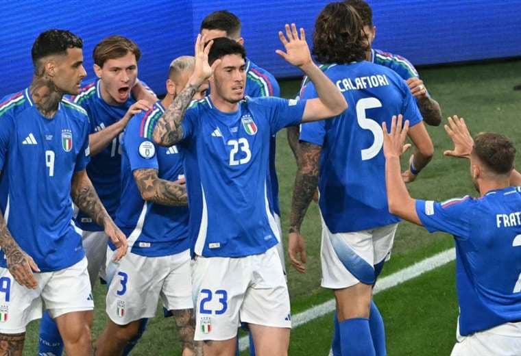 Italia logró una sufrida victoria, pero al final festejó. Foto: AFP