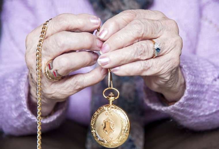 Argentinos liquidan 'joyas de la abuela' en la odisea de llegar a fin de mes