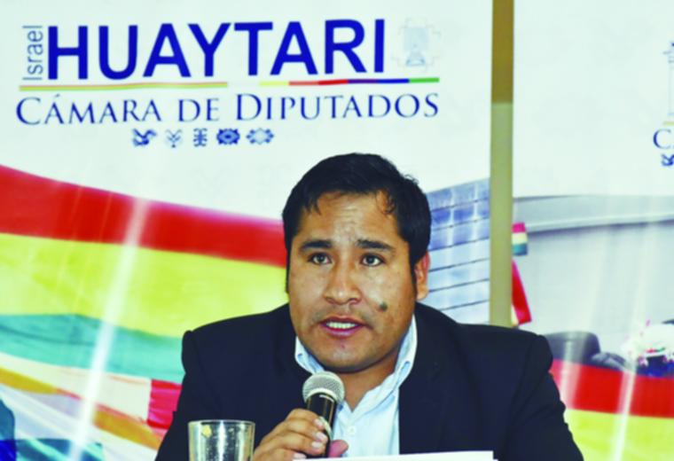 Caso ‘ganancias ilícitas’: Huaytari calla ante fiscal y el caso se congela