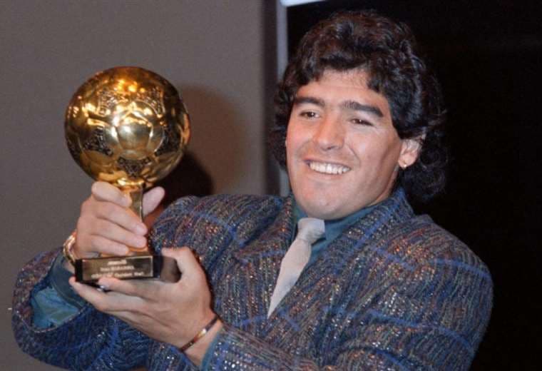 Aplazada la venta del Balón de Oro de Maradona por un litigio