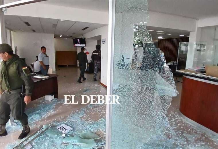 Dos de los cinco adolescentes acusados del ataque a la Aduana son enviados a Cenvicruz