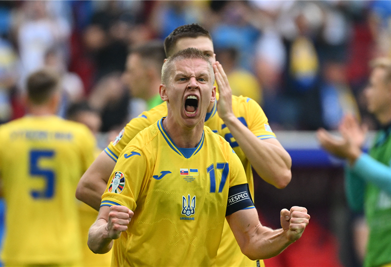 Yaremchuk se viste de héroe y mantiene a Ucrania viva en la Eurocopa