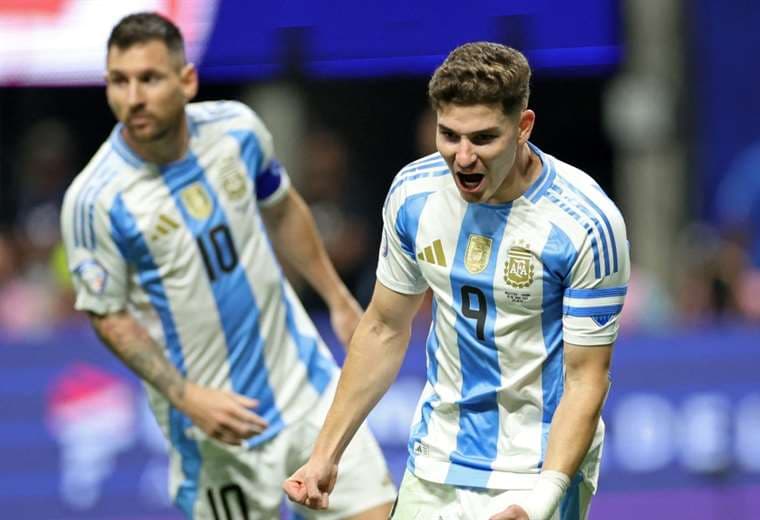 Argentina debutó en la Copa América con triunfo (2-0) sobre una rebelde Canadá