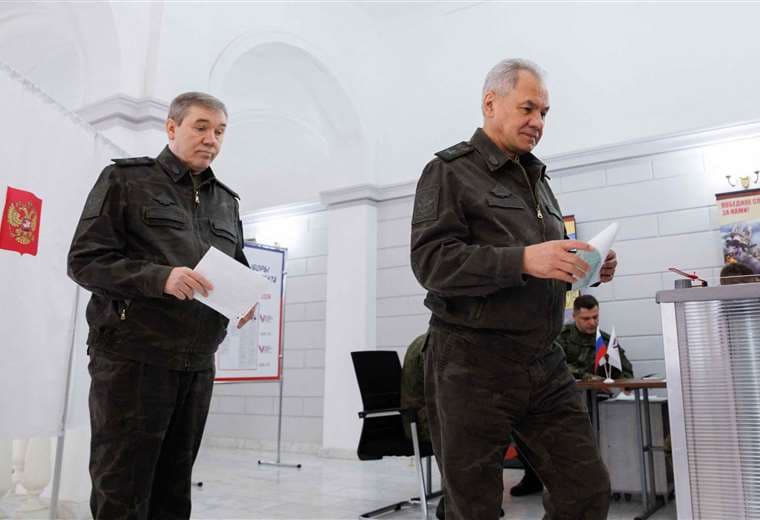 La CPI emite órdenes de arresto contra el jefe del Estado Mayor ruso y el exministro de Defensa Shoigú