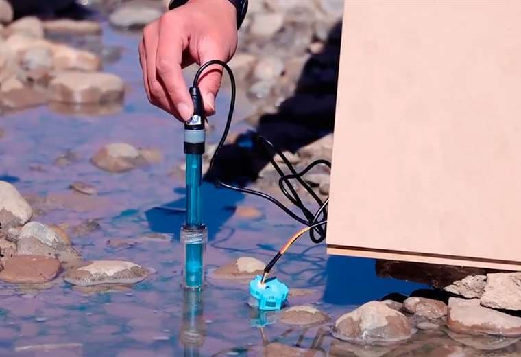 Universitarios desarrollan sistema de medición de la calidad del agua