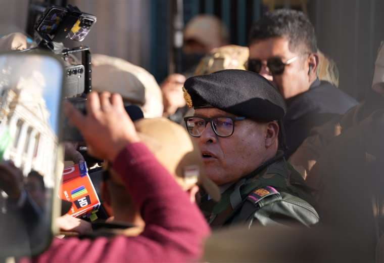Zúñiga unió a jefes militares, personal pasivo y ‘Pachajchos’ para asaltar Palacio Quemado