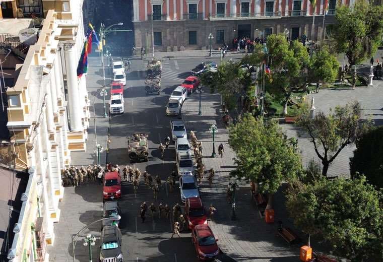 Así fue la incursión militar a la plaza Murillo. Foto: APG