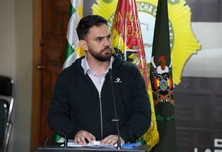 Ministro Del Castillo responde a Romero: “En 2019 debió ponerse al frente en vez de rezar”