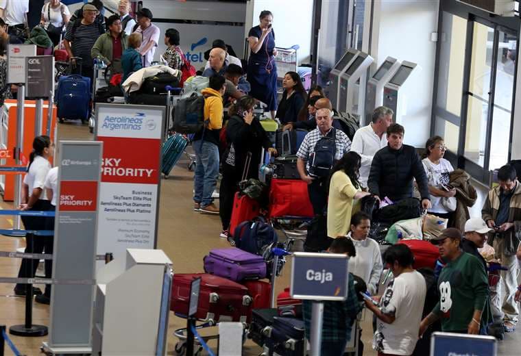 Después del 20 de junio al menos dos líneas aéreas cobrarán en bolivianos por los pasajes al exterior