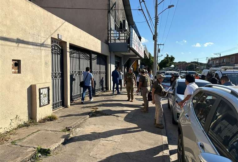 Condenan a seis personas acusadas de estafar a peruanos desde la capital cruceña