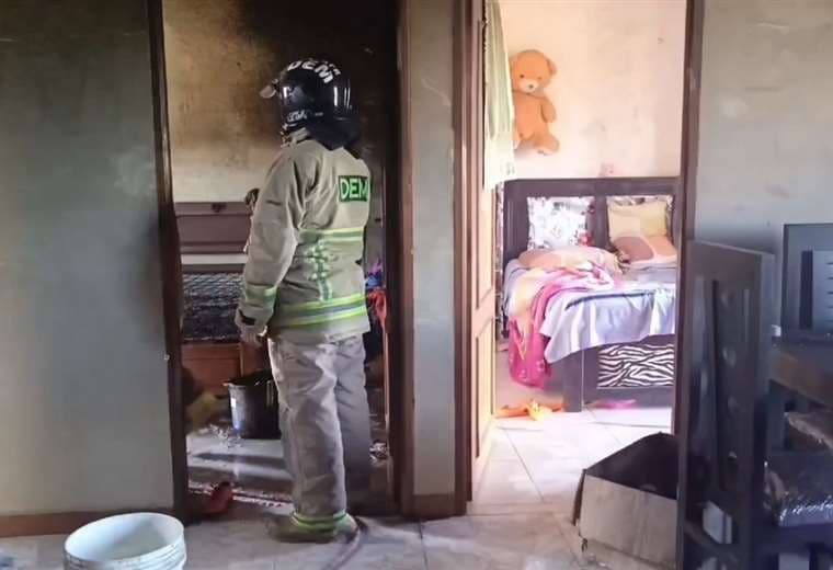 Rescatan a 4 niños de un incendio en el barrio Libertadores