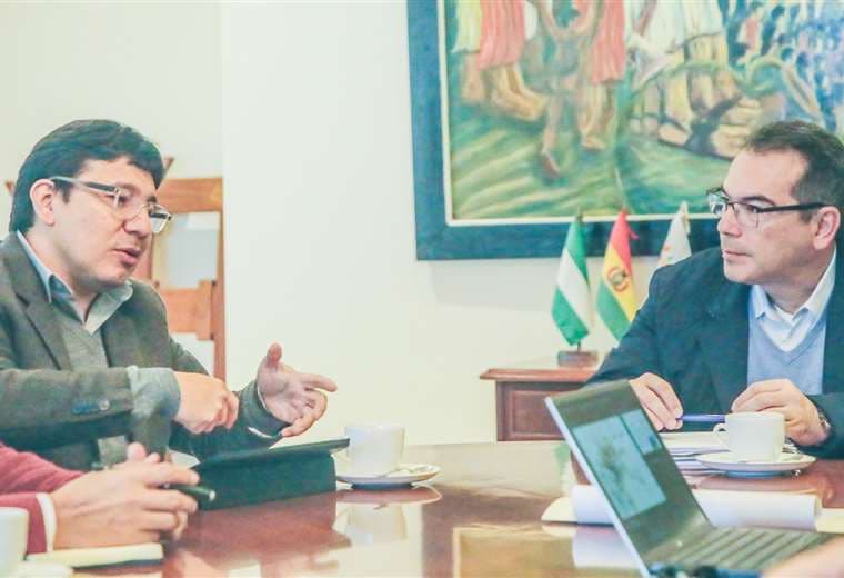 El ministro Molina junto al gobernador Aguilera / Foto: RRSS de Franklin Molina