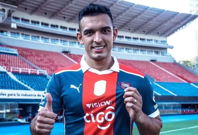 Bolívar hizo oficial la contratación del delantero paraguayo Alfio Oviedo (video)