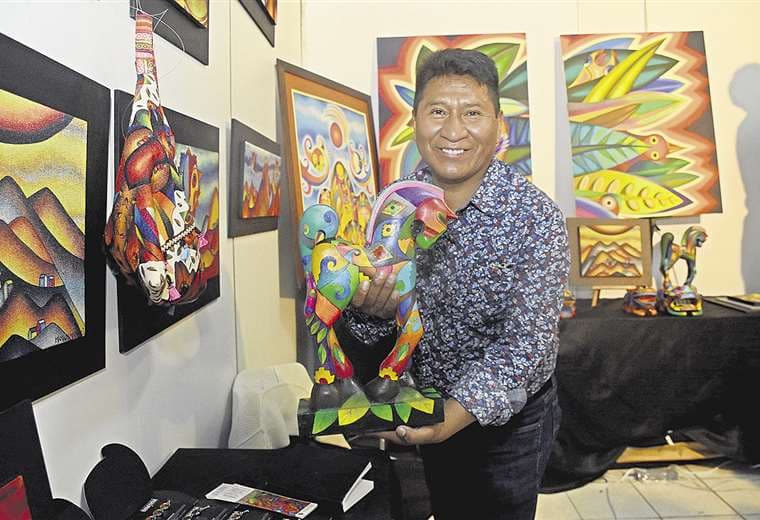 Mamani Mamani llevó sus coloridas obras hasta Quito