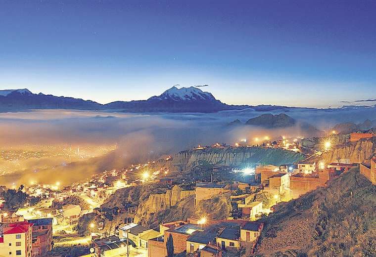 El majestuoso Illimani, símbolo de La Paz /Foto: Juan Quisbert
