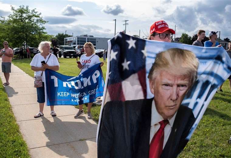 En el Aeropuerto Internacional Milwaukee esperan la llegada de Trump/ Foto: AFP
