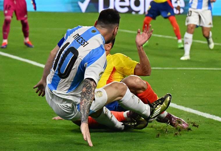 Lionel Messi lesionado /Foto: AFP