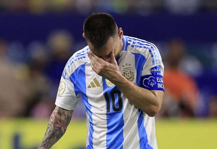 Messi quebró en llanto después de ser reemplazado. Foto: AFP