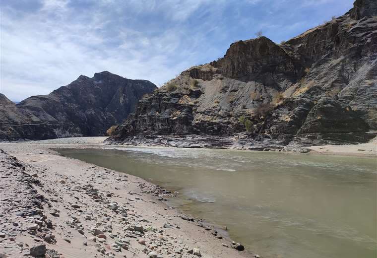Parte del río Camblaya después de juntarse más arriba con el río San Juan del Oro