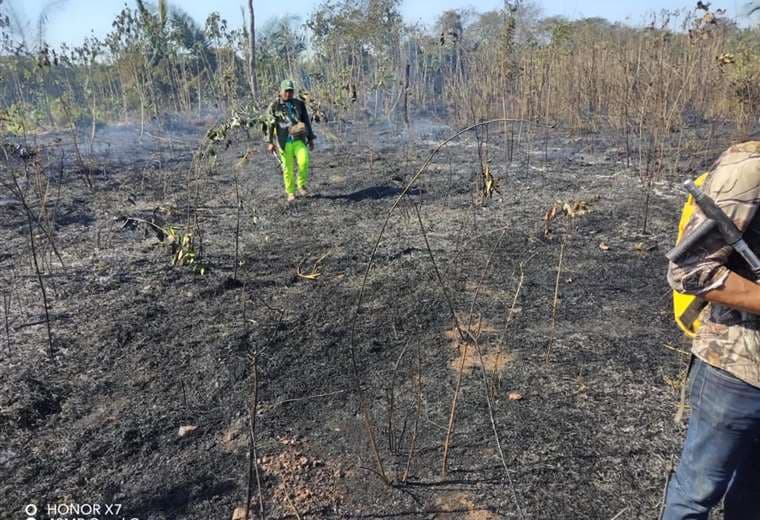 ABT entregó 14 notificaciones a propietarios de predios por quema ilegal en Guarayos