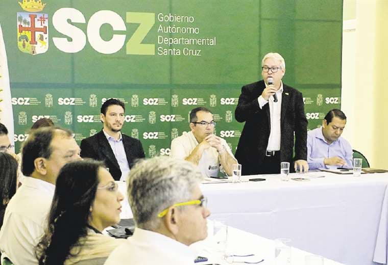 conversatorio sobre la situación económica de la Gobernación/JC Torrejón