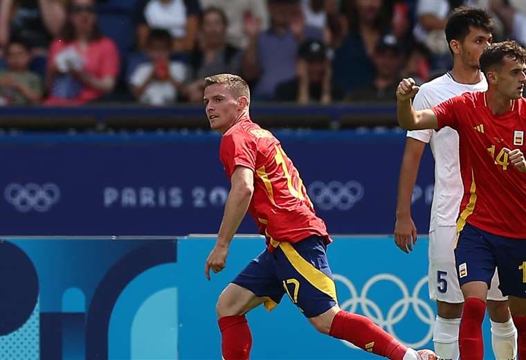 España sufre pero vence a Uzbekistán en estreno olímpico en París