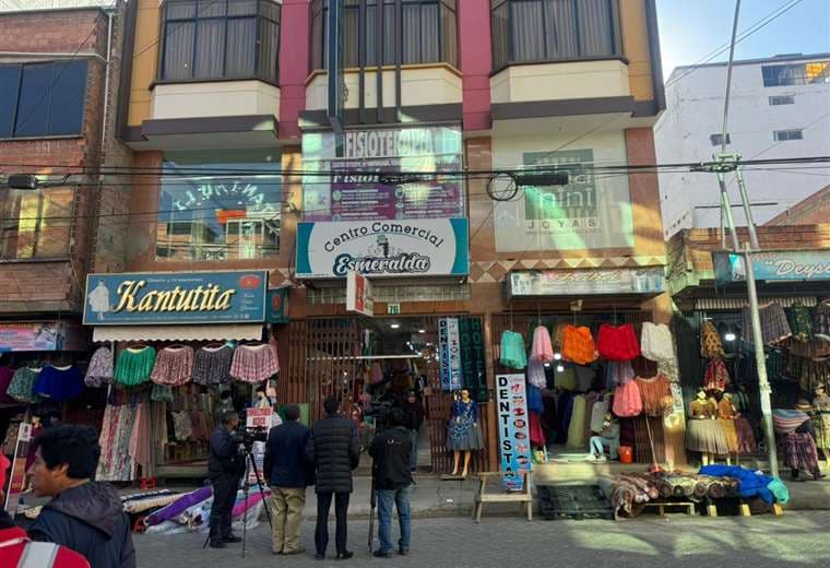 El Alto: Madre y hermana de víctima de feminicidio ayudaron al sospechoso a limpiar la escena del crimen 