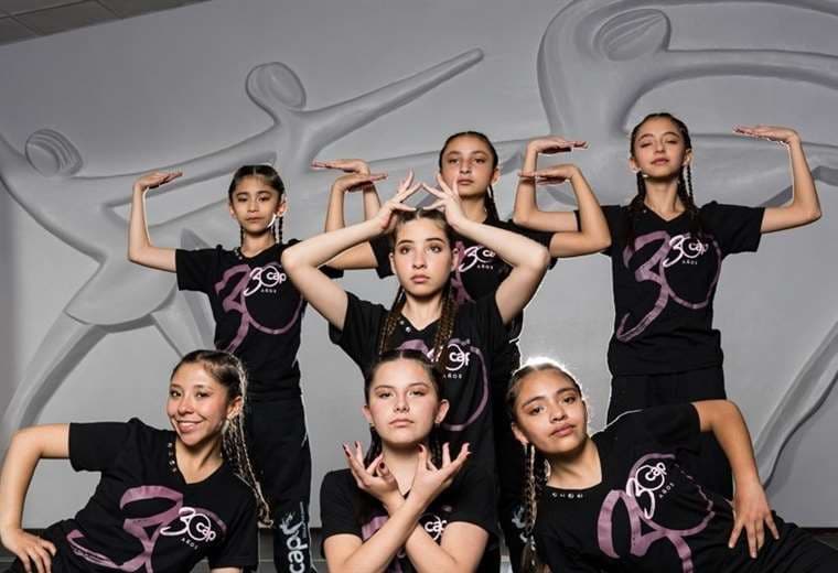 Siete bailarinas bolivianas compiten en el mundial de baile Hip Hop en Estados Unidos