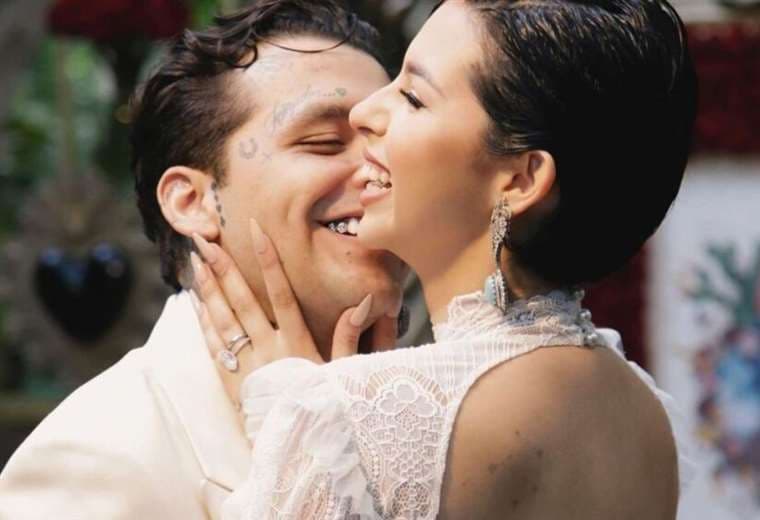 Christian Nodal comparte unas románticas fotos de su boda con Ángela Aguilar