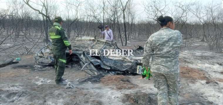 Dos personas aparecen calcinadas en un vehículo mientras se sofocaban los incendios forestales cerca de Roboré
