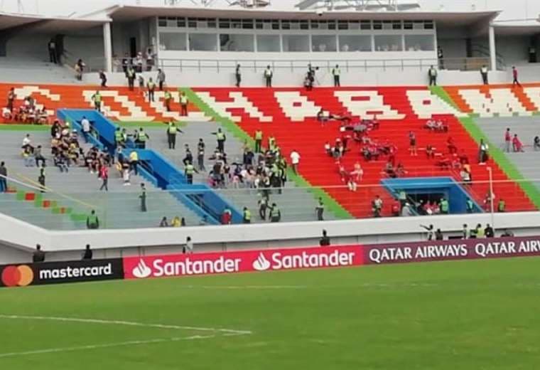 El estadio cochabambino Félix Capriles alberga este encuentro. Foto: Internet