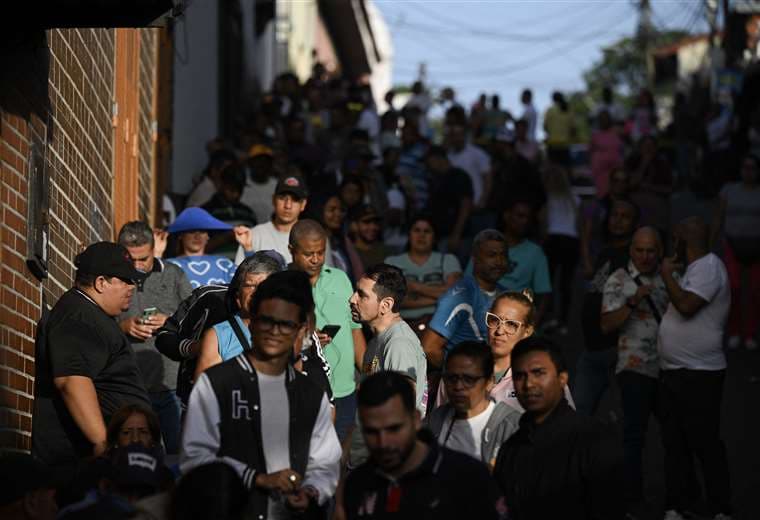 En Venezuela hicieron filas en la madrugada para votar en las elecciones presidenciales de 2024