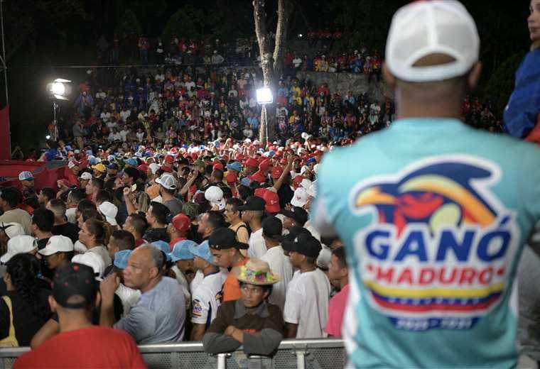 Maduro denuncia "hackeo masivo y brutal" al Consejo Electoral venezolano 