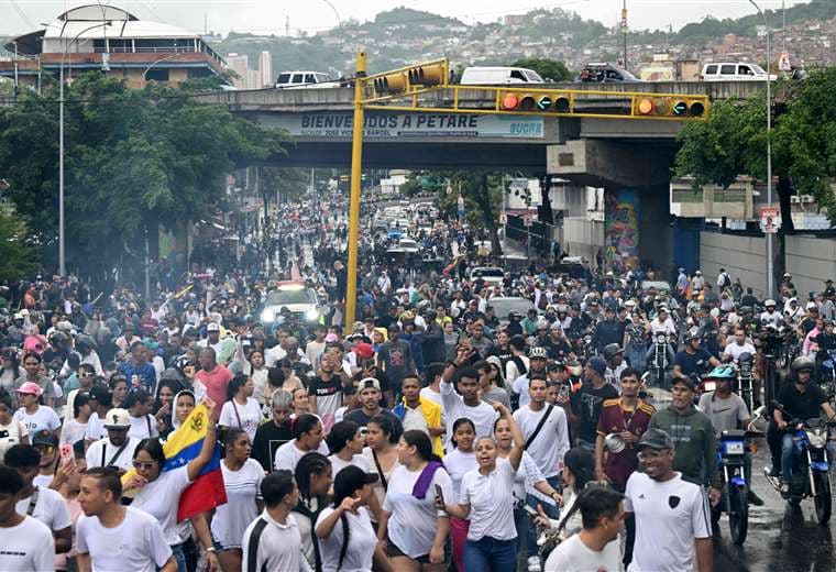 Reelección de Maduro desata protestas en Venezuela y cuestionamiento internacional
