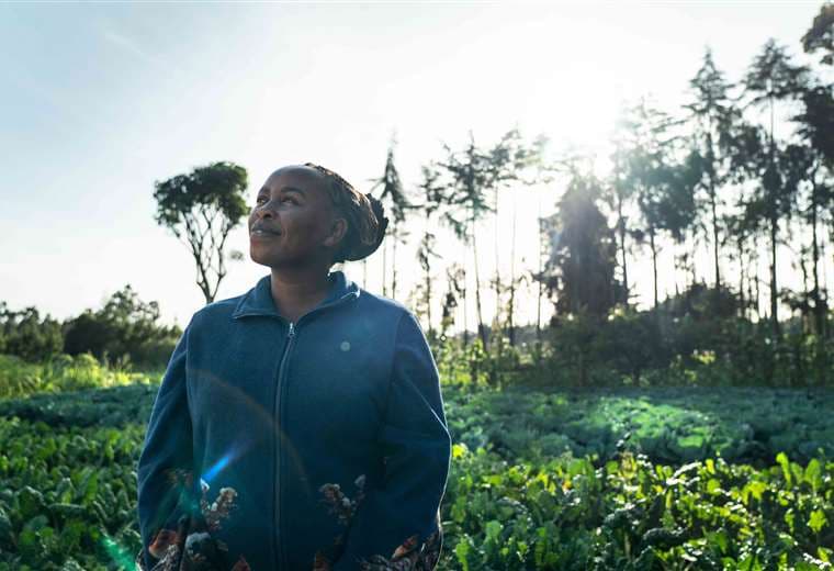 Beth Koigi, CEO y cofundadora de Majik  Water, en las tierras de su familia. Fotos: Rolex