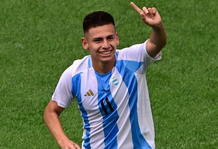 Echeverri celebra su gol, que significó el segundo de Argentina. Foto: AFP