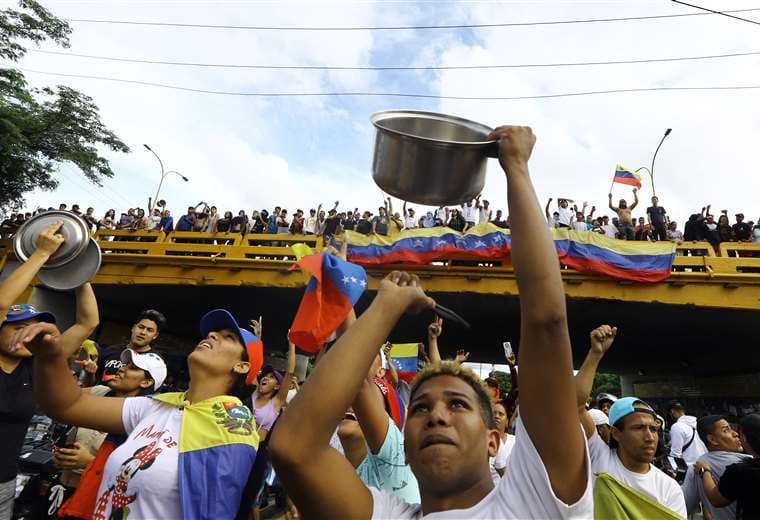 Miles de venezolanos protestan contra la reelección de Maduro / AFP