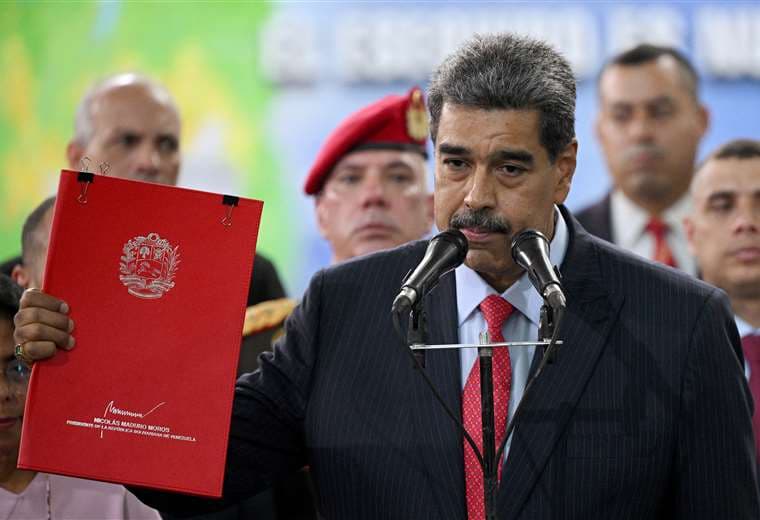 Maduro dice estar "listo para presentar el 100% de las actas" de su reelección en Venezuela