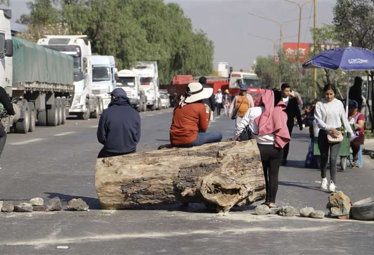 Bloqueo de ruta en Quillacollo, Cochabamba /Foto: APG Noticias 