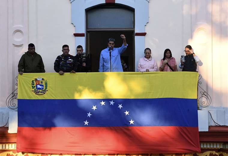 Nicolás Maduro reivindicó su victoria en el palacio presidencial de Miraflores / AFP