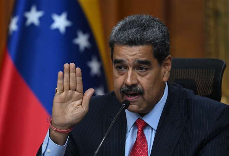 Maduro promete entregar actas de votación y dice que opositores deben estar "tras las rejas"