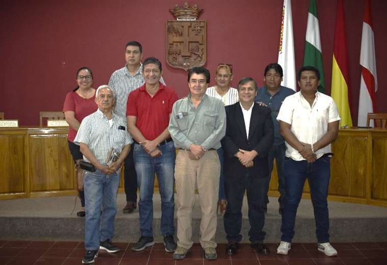 Miembros de la Sociedad de Estudios Geográficos e Históricos de Santa Cruz de la Sierra