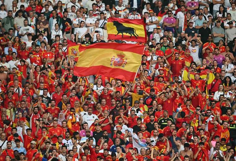 Eurocopa: Prensa española celebra un partido "memorable", Alemania carga contra el árbitro