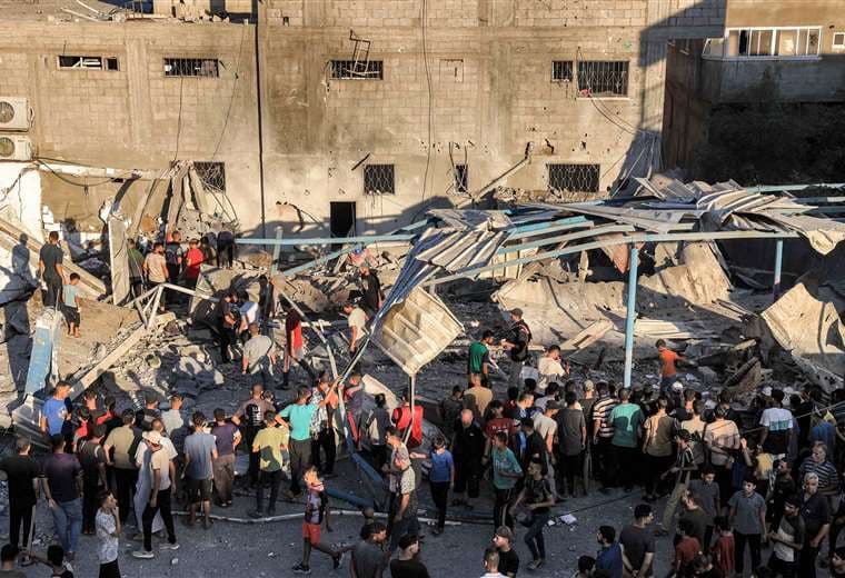 Bombardeo de escuela que alberga a desplazados en Gaza deja 16 muertos, según Ministerio de Salud de Hamás
