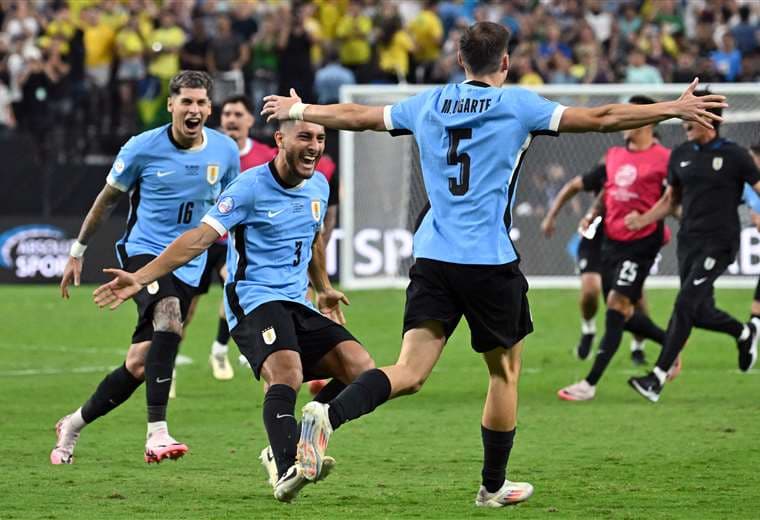 ¡Uruguay vence 4-2 a Brasil y lo deja fuera de la Copa!