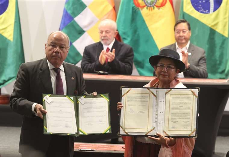 Bolivia y Brasil suscriben 4 acuerdos en materia migratoria y lucha contra el narcotráfico