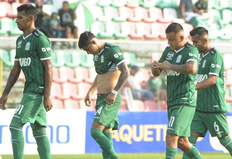 Los jugadores de Oriente Petrolero reclaman el pago de salarios. Foto: APG