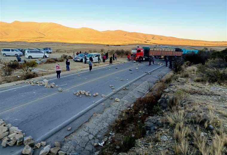 En el sur del país el paro del transporte federado es total con cierre de frontera 