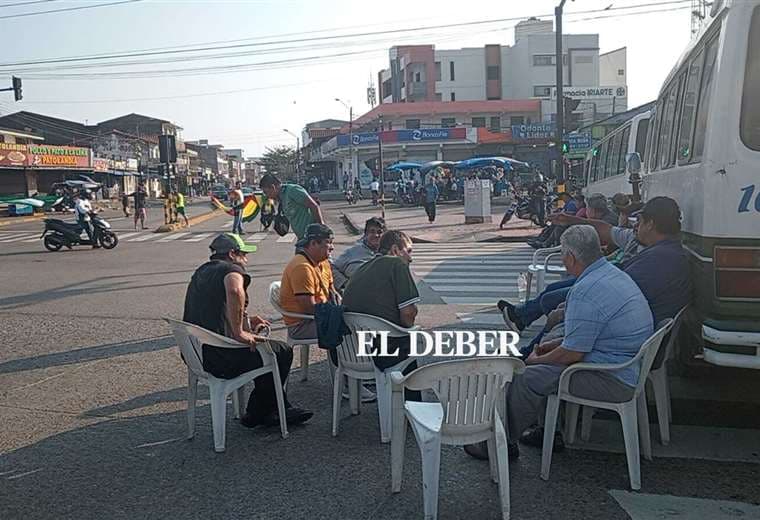 Santa Cruz amanece bloqueada | Foto: Juan Delgadillo