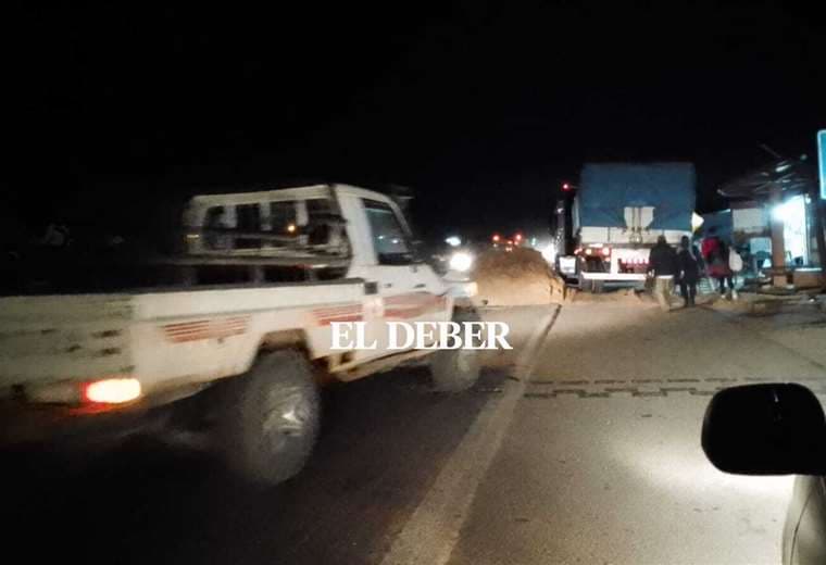 Los efectivos policiales resguardan el trafico vehicular. Foto: Soledad Prado